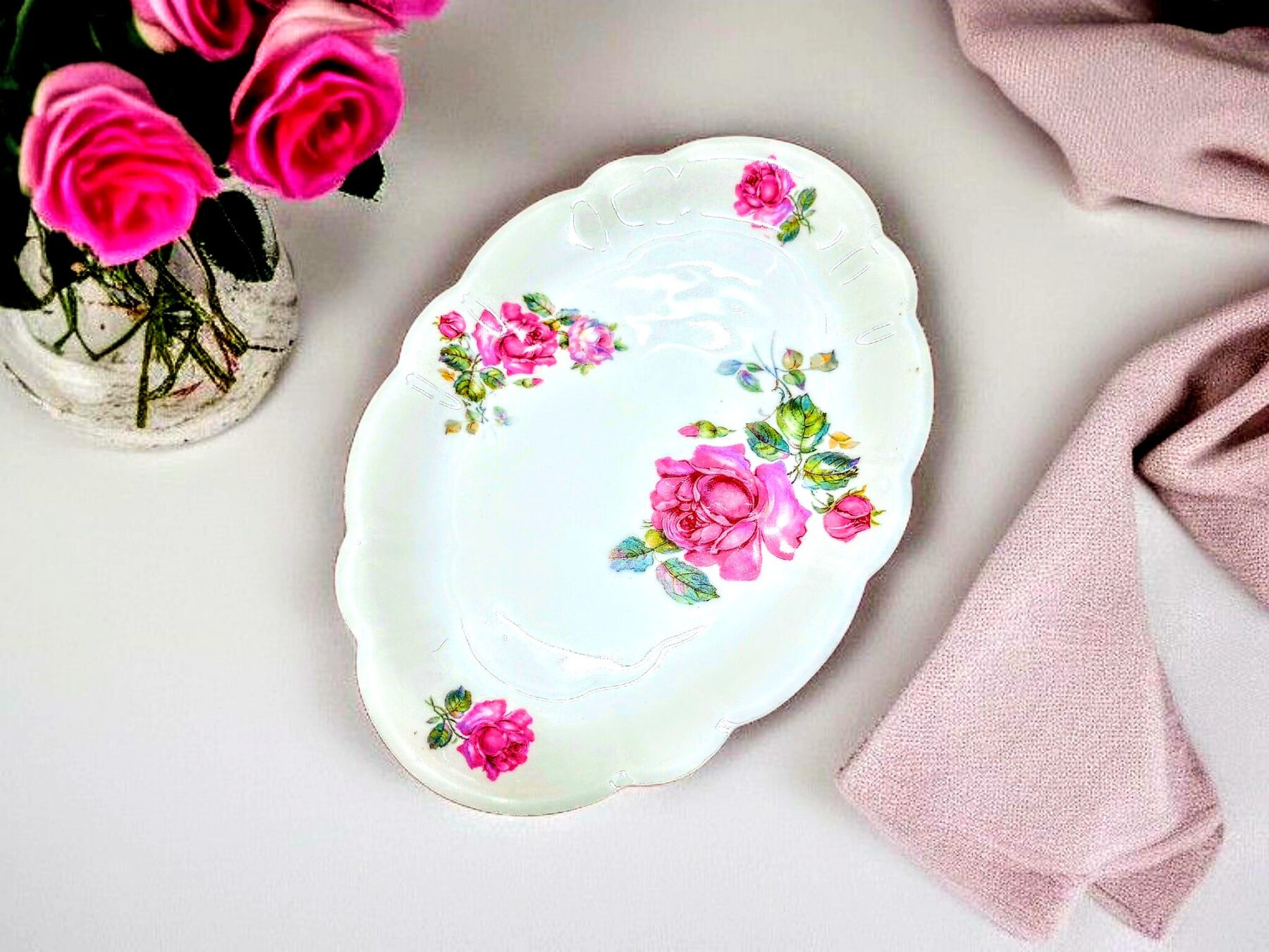 Roosimustriga portselan vaagen/liud - Union T Czecho-Slovakia